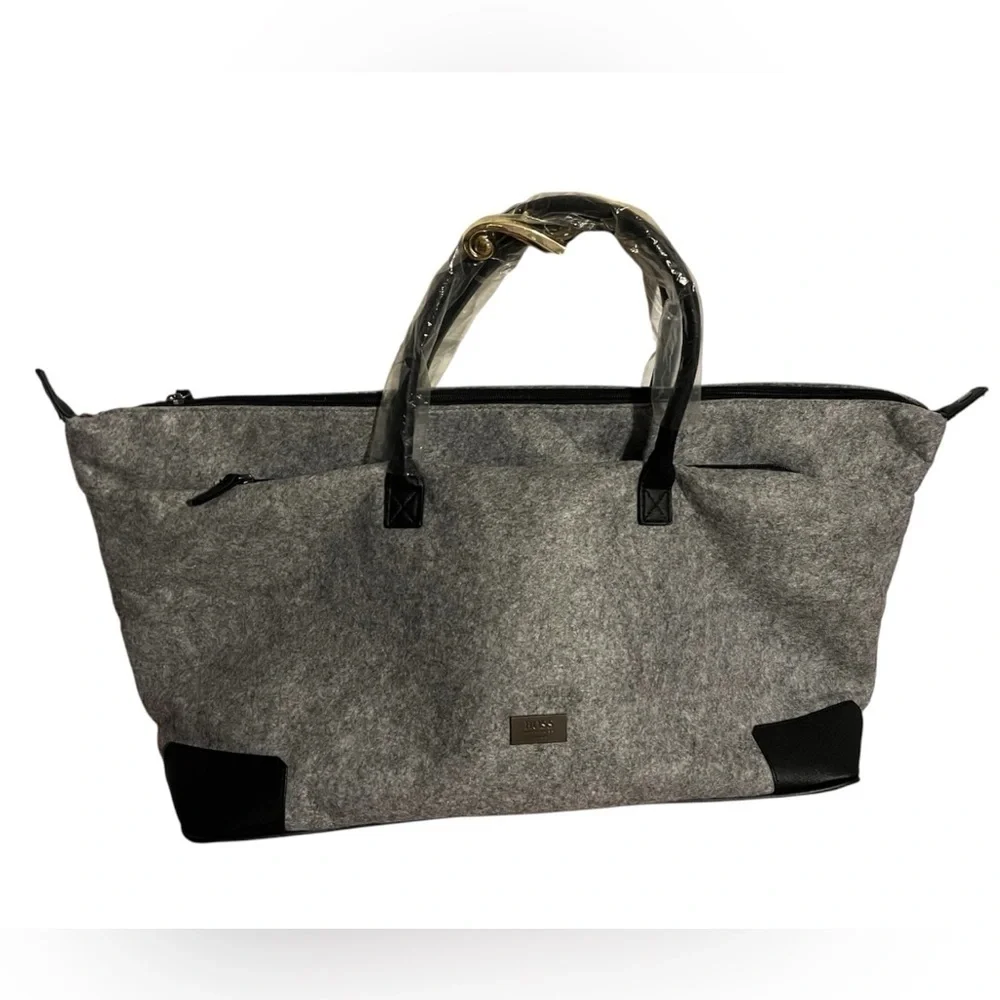 Hugo Boss Duffle Bag 25 1/2 X 14 Gray Black Accent With Logo